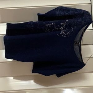 Blue sweater with sequence